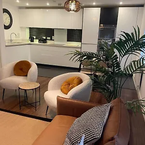 https://apt-superior-cambridge-2-bed-inc-king-bed.cambridgehotelsuk.com