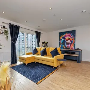 https://luxury-apartment-free-parking-central-location.cambridgehotelsuk.com